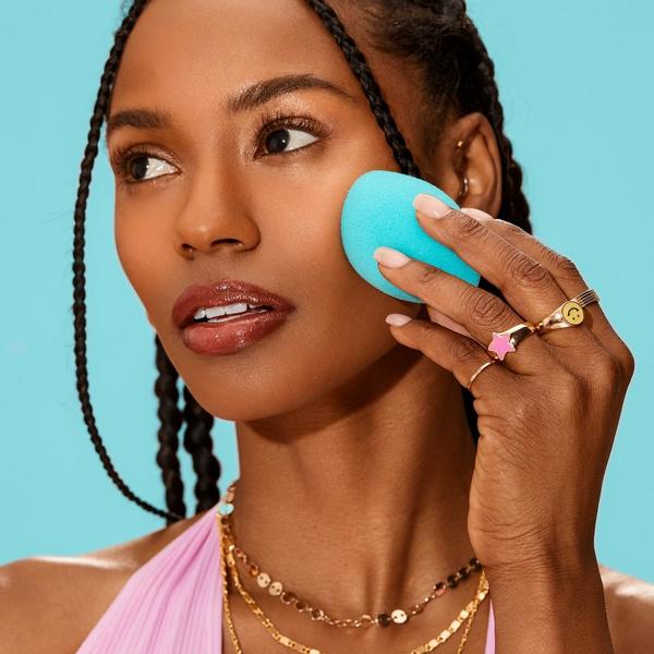 Real Techniques Miracle Airblend Mattifying Makeup Sponge #6